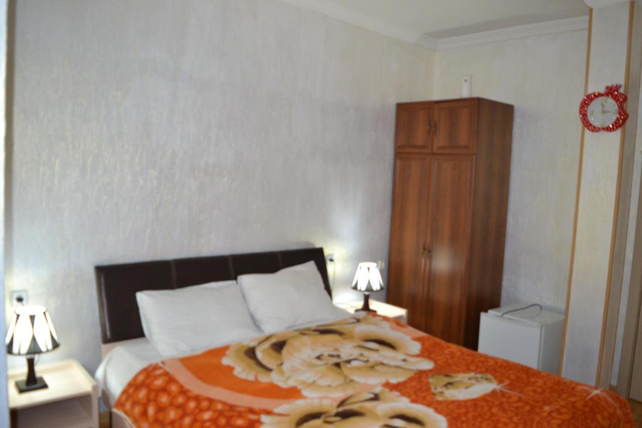 Hotel Mkudro Kutaiszi Kültér fotó