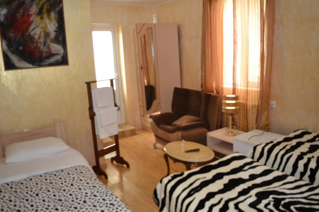 Hotel Mkudro Kutaiszi Kültér fotó
