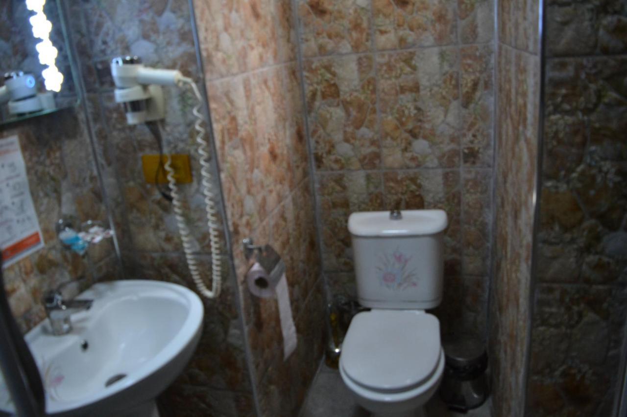 Hotel Mkudro Kutaiszi Kültér fotó