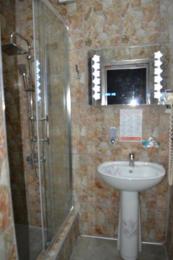Hotel Mkudro Kutaiszi Kültér fotó