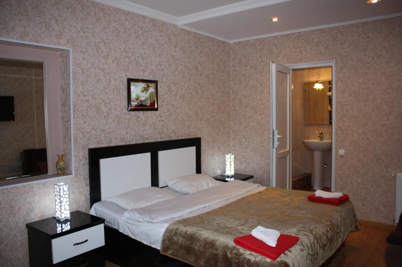 Hotel Mkudro Kutaiszi Kültér fotó