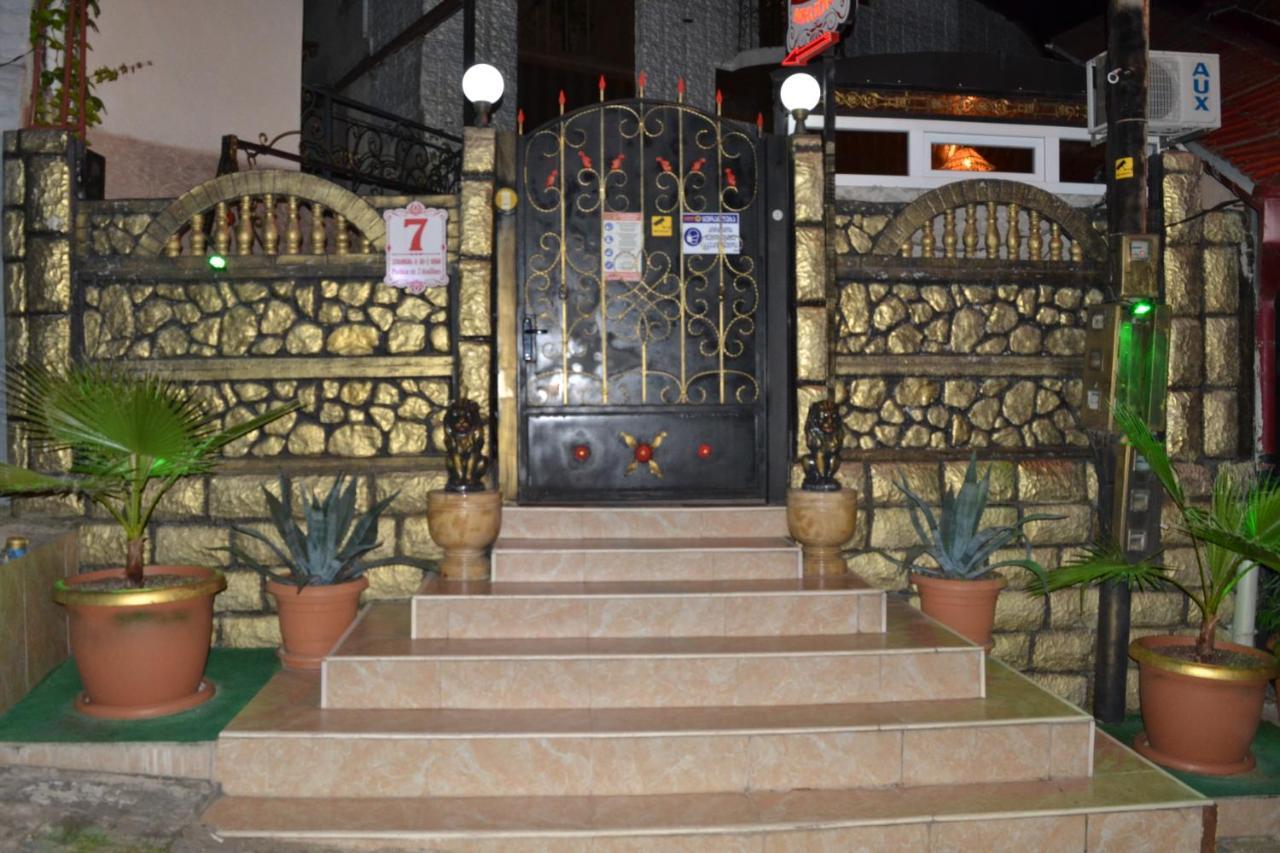 Hotel Mkudro Kutaiszi Kültér fotó
