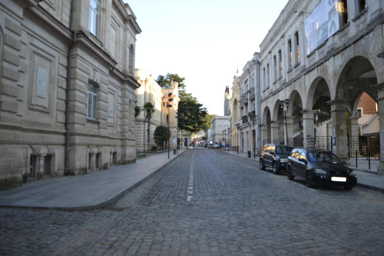 Hotel Mkudro Kutaiszi Kültér fotó