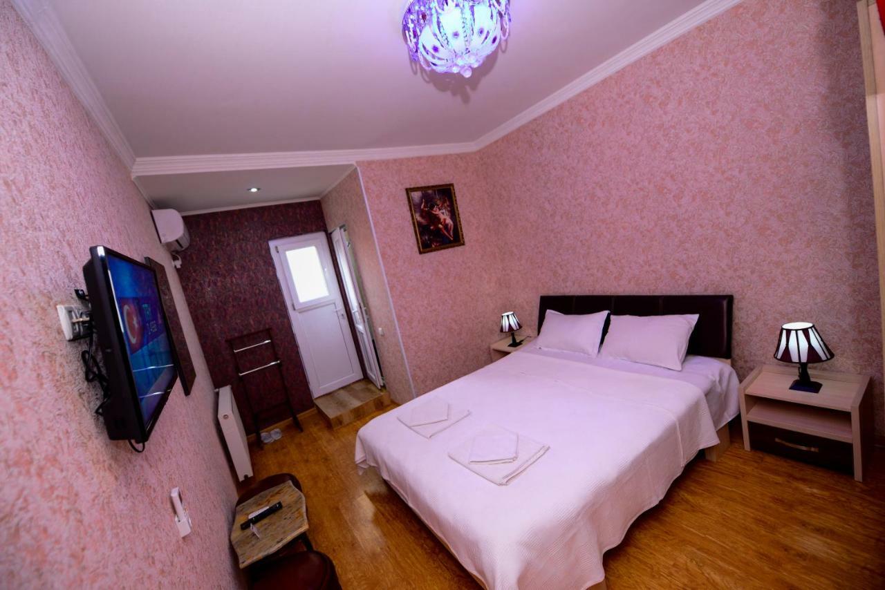 Hotel Mkudro Kutaiszi Kültér fotó