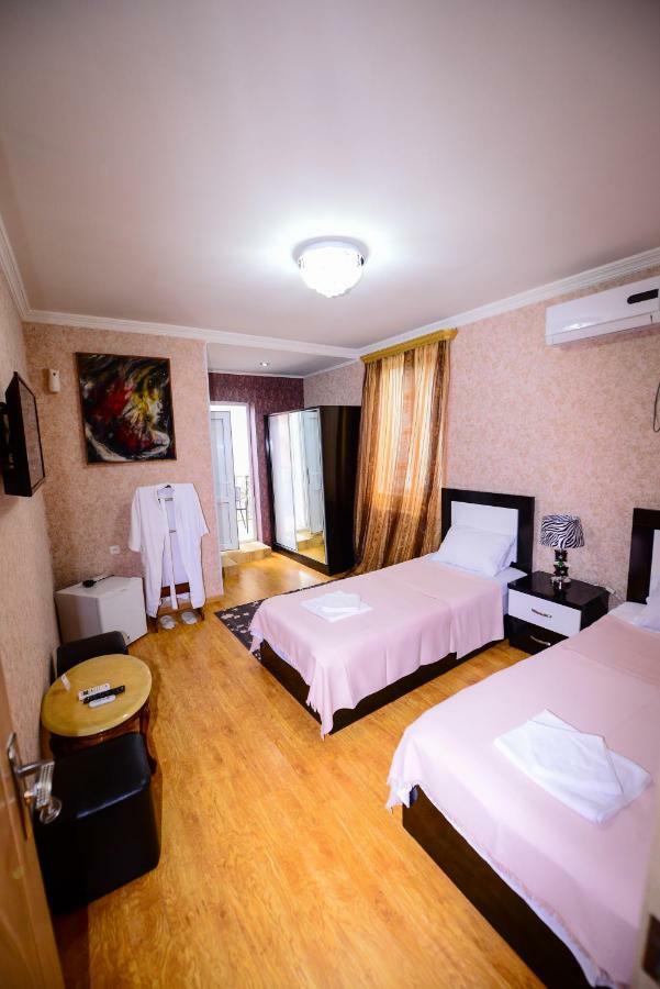 Hotel Mkudro Kutaiszi Kültér fotó