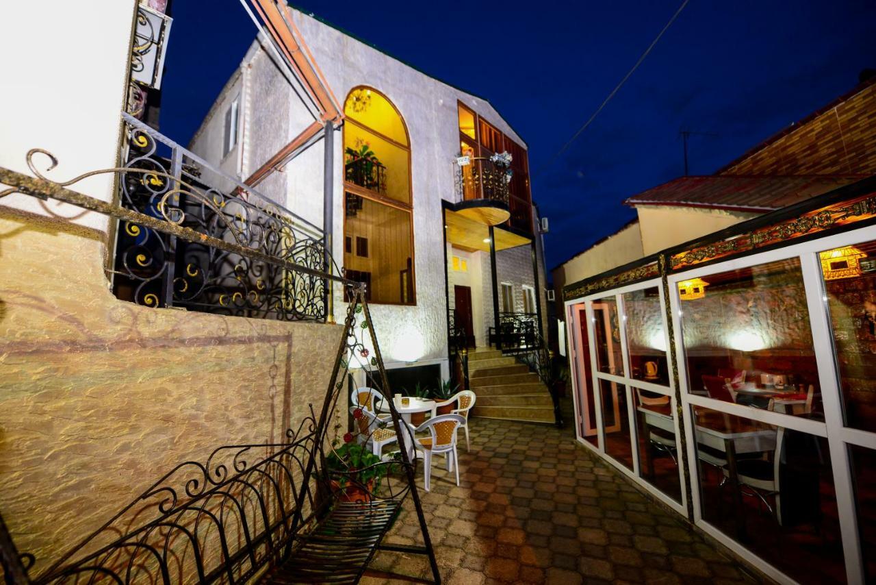 Hotel Mkudro Kutaiszi Kültér fotó
